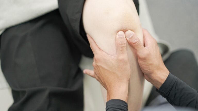 足底筋膜炎の整体なら三郷のCUREPRO｜かかと・足裏の痛みにお悩みの方へ【柔道整復師監修】
