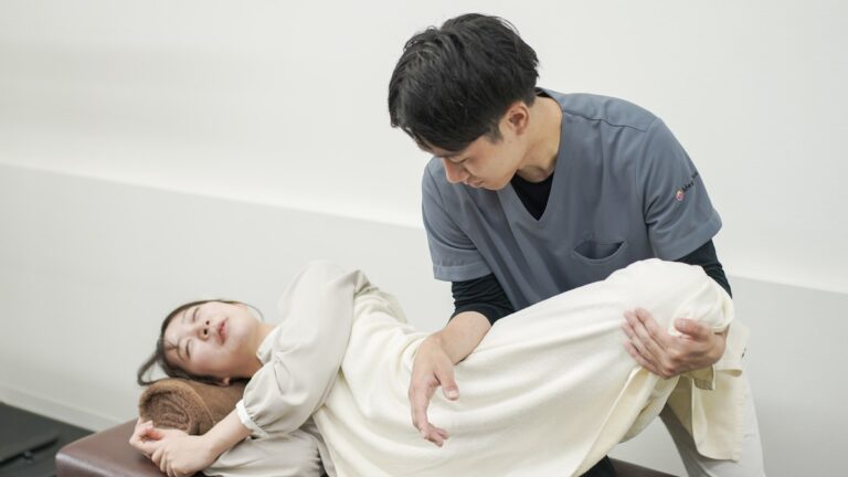 産後の体型崩れの整体なら三郷のCUREPRO｜出産後の骨盤・姿勢のお悩みに寄り添う【柔道整復師監修】