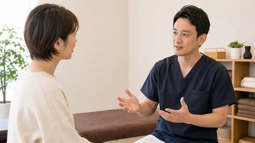 腰痛整体でできることを相談する様子