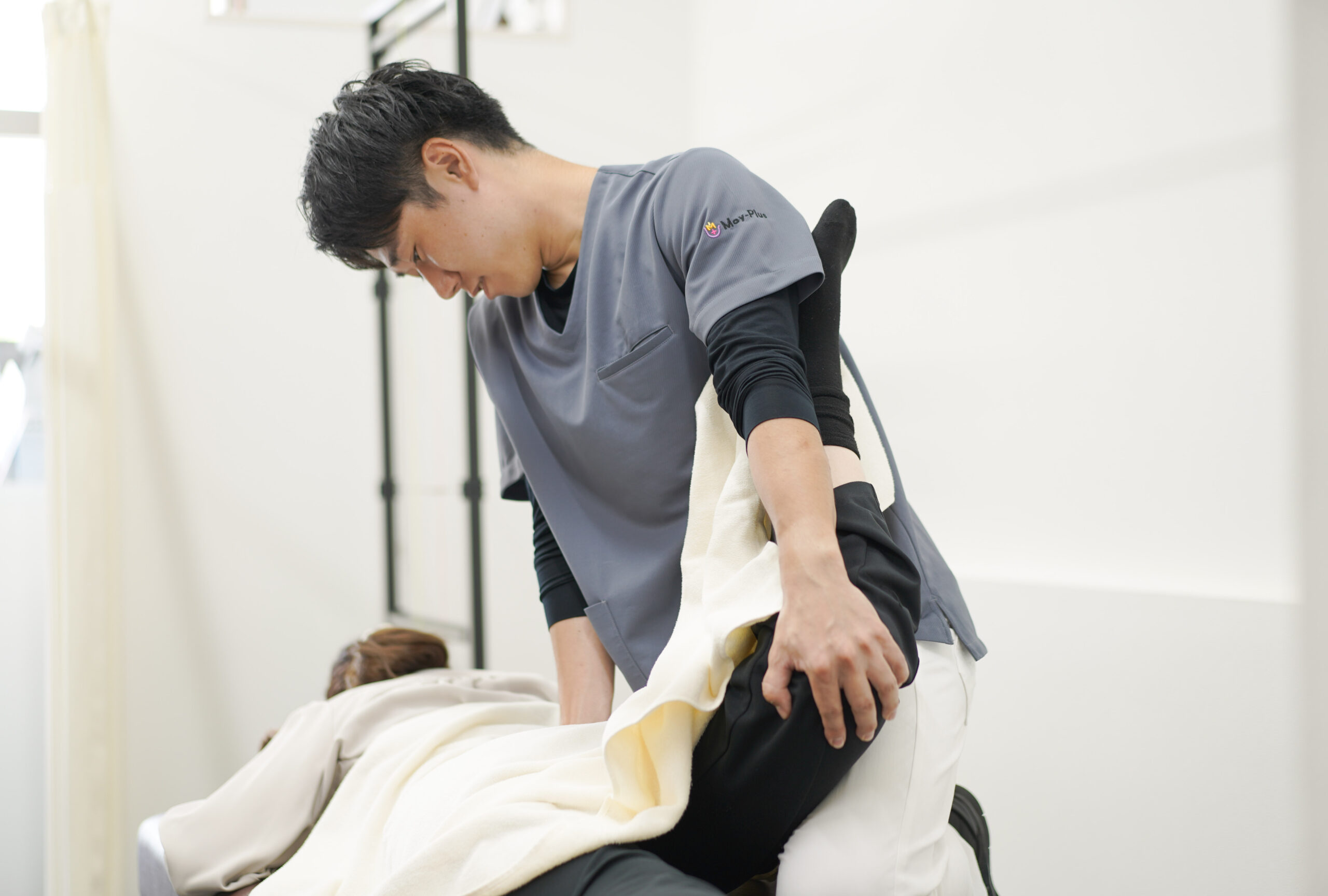 2. 蹴る動作から逆算する、連動の評価力について施術素材で説明するイメージ