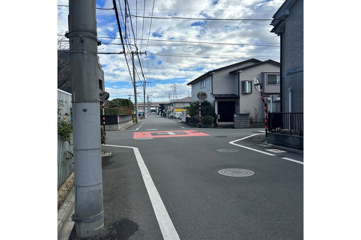 2つ目の十字路を右折する道順