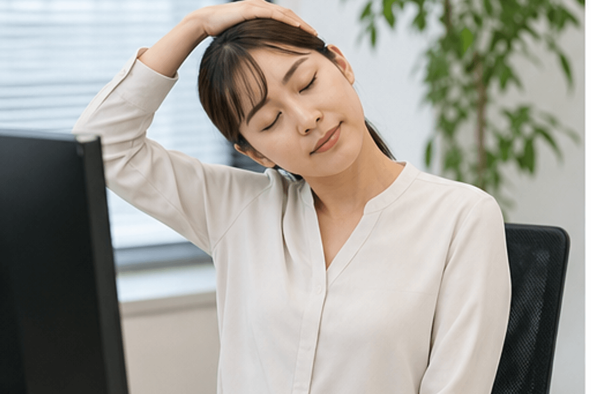 この記事の要点を図解した猫背の原因と改善法の説明画像