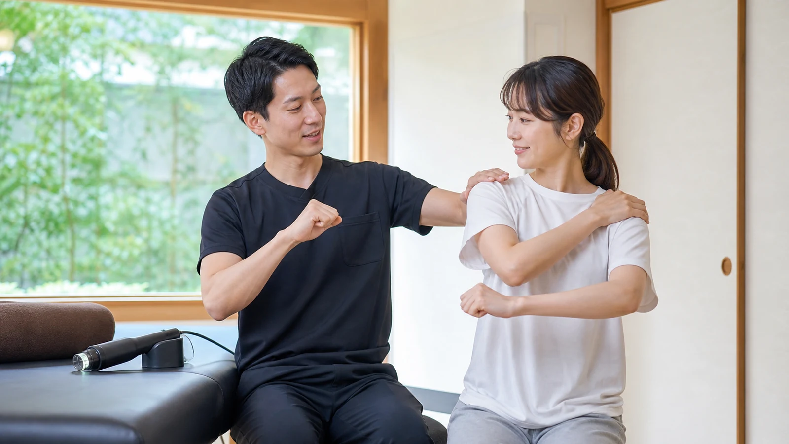 CUREPROで施術後の過ごし方を案内する様子