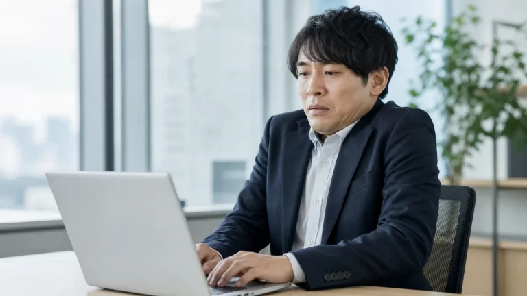 肩をすくめる癖の原因とは？｜無意識の力みをゆるめる方法