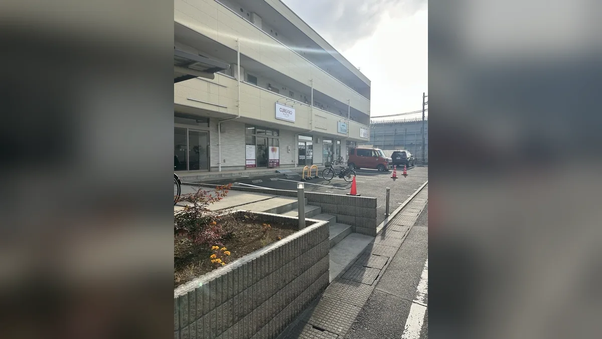 CUREPRO六町店の入口